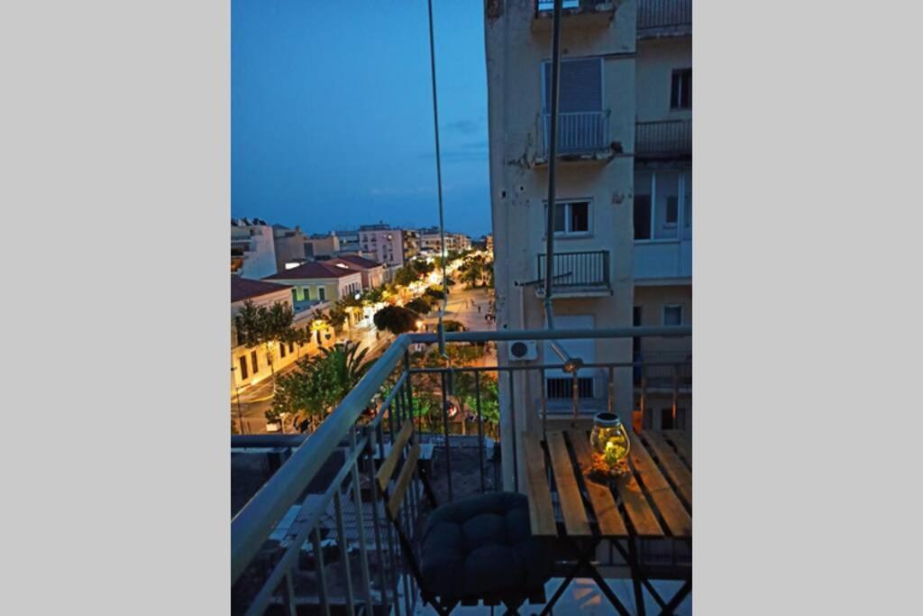 شقة Blue Tourmaline Downtown Flat كالاماتا المظهر الخارجي الصورة