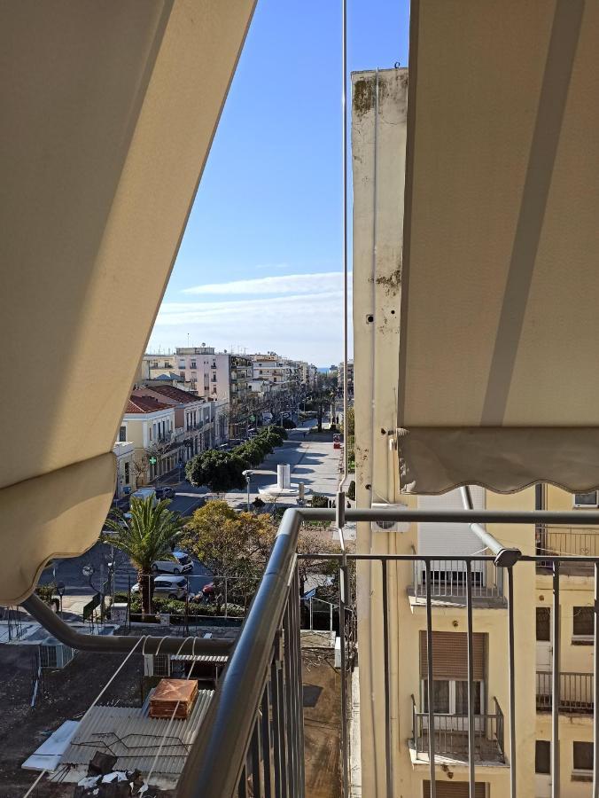 شقة Blue Tourmaline Downtown Flat كالاماتا المظهر الخارجي الصورة